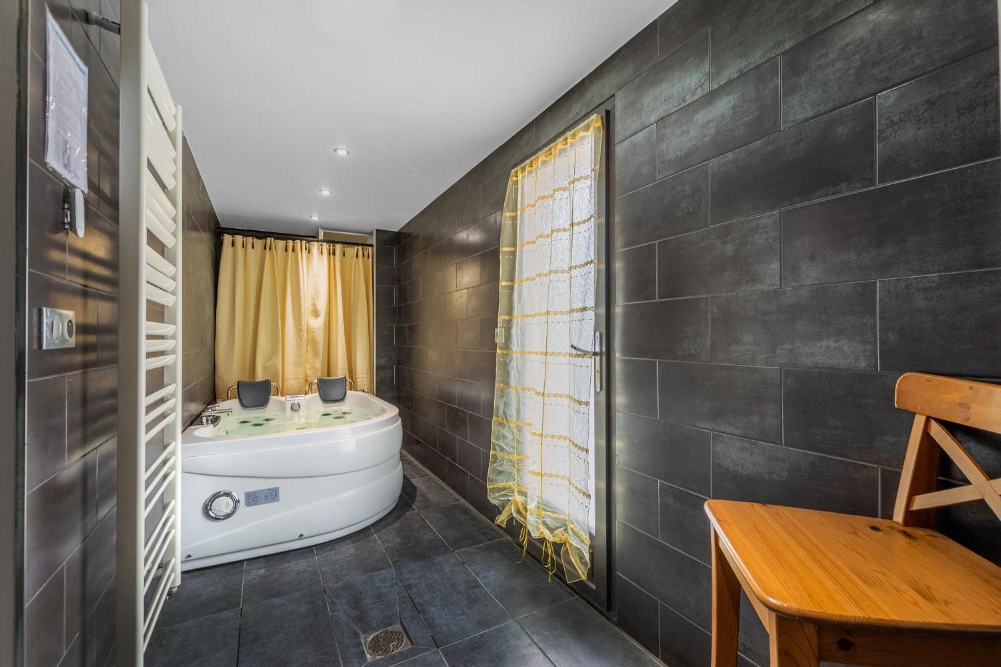 Grand Chalet Standing Avec Jacuzzi A Chamrousse Ski 1750 Exterior photo